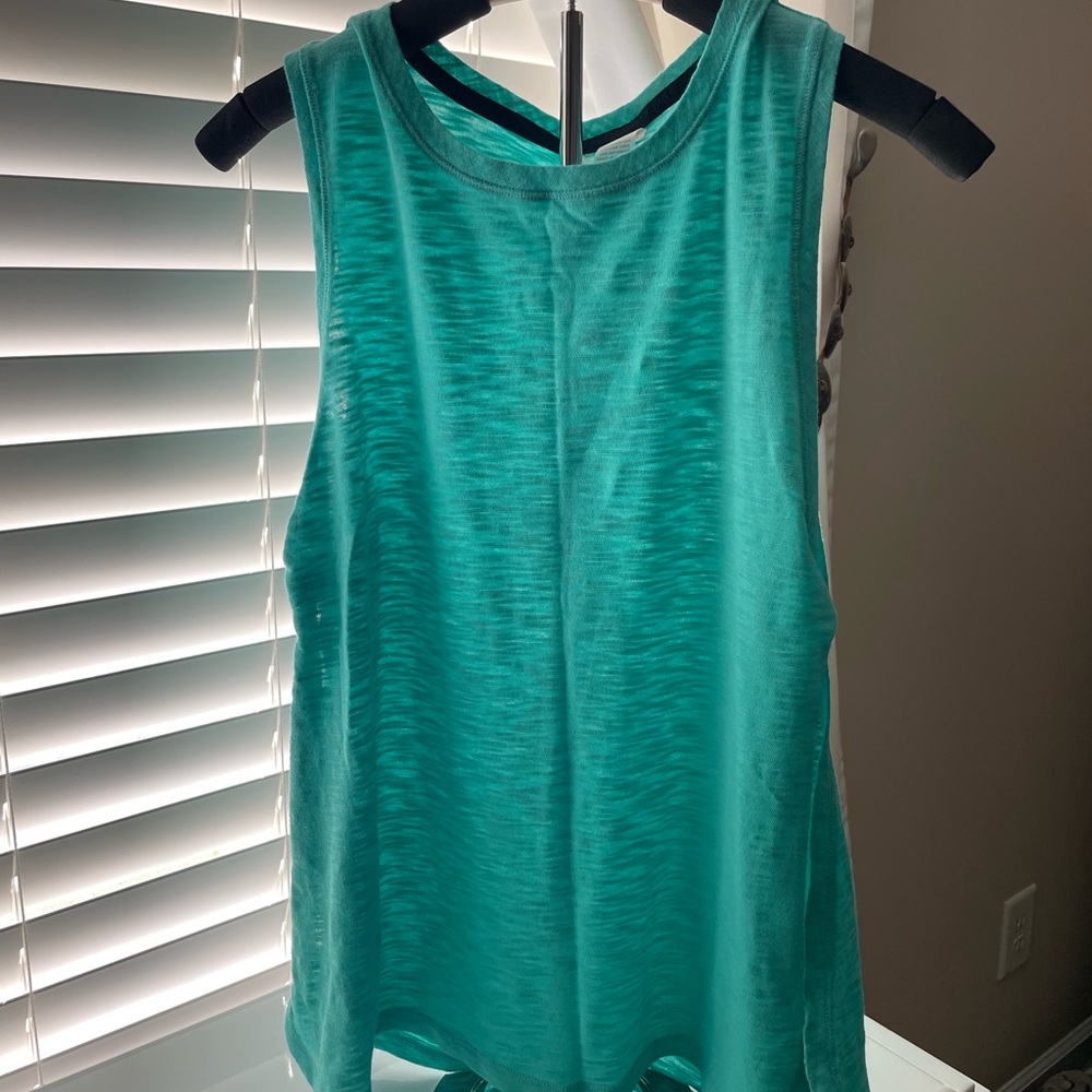 CALIA by Carrie Underwood Green Sleeveless Tank Top